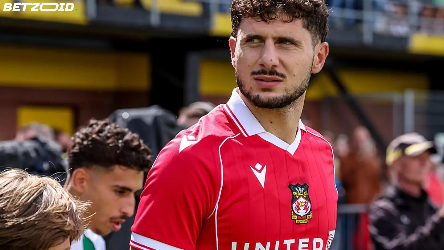 Cacace prêt à tenir sa promesse à Wrexham après un calvaire de blessures